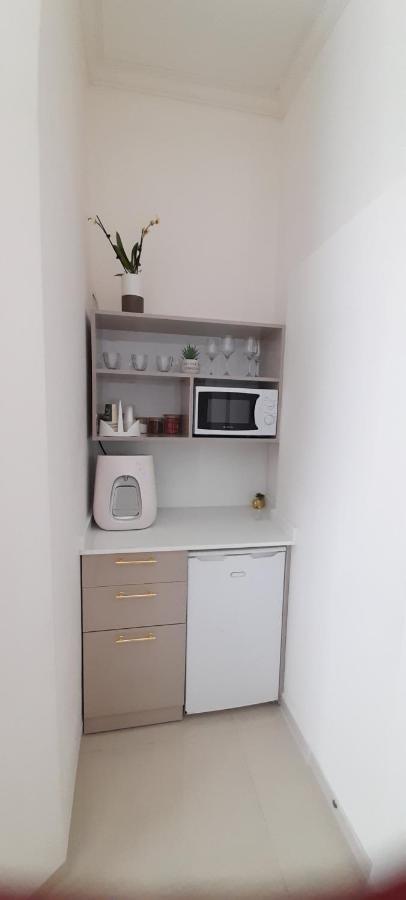 Regina'S Place Or Akiva 外观 照片