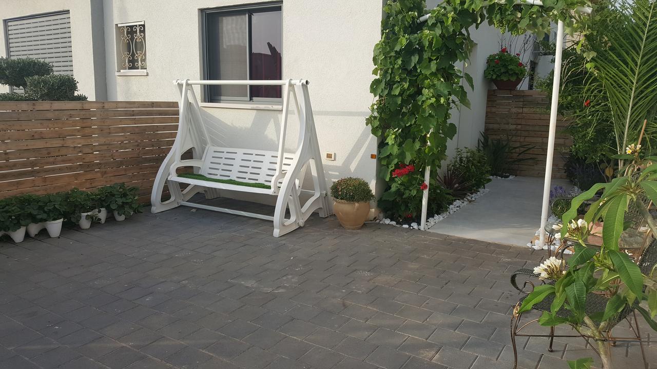 Regina'S Place Or Akiva 外观 照片