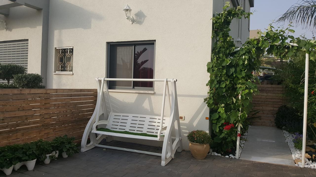 Regina'S Place Or Akiva 外观 照片